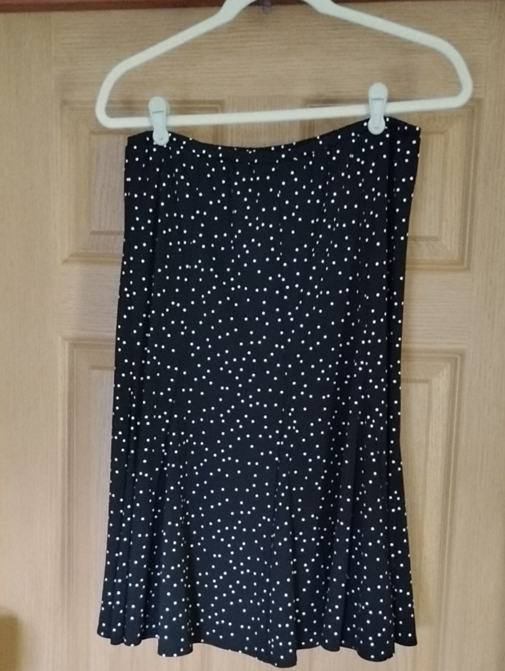 Modern Soul Black Polka Dot Midi Skirt Medium EUC